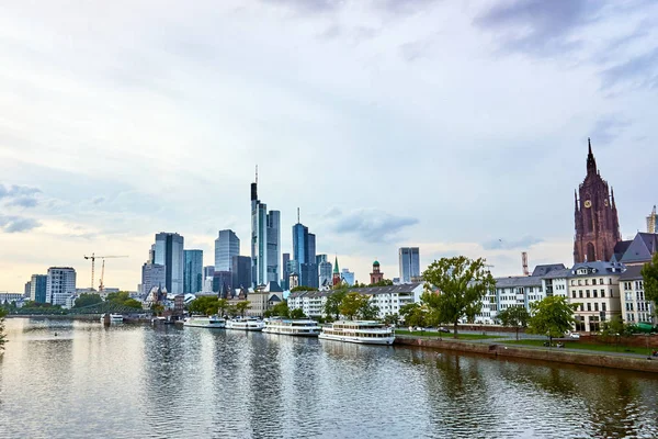 Frankfurt nad Menem, Niemcy - 20 września 2015: Widok Frankfu — Zdjęcie stockowe