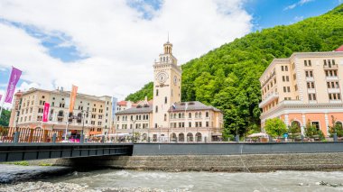 Sochi, Rusya Federasyonu - Haziran 21, 2017: Rosa Khutor Alpine Resort. Krasna