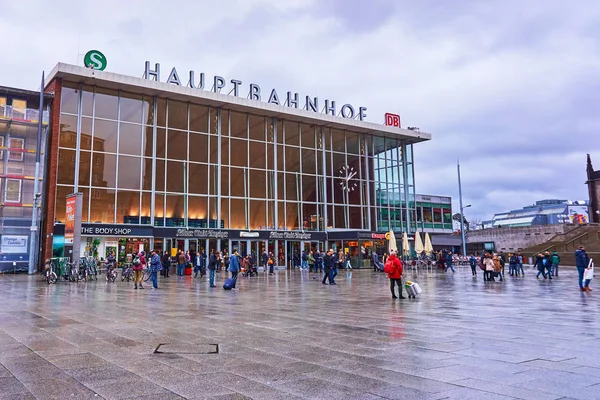 Köln, Almanya - 16 Kasım 2016: Merkez tren istasyonunda CI