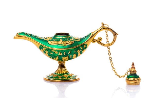 Lampada vintage di Aladino. Lampada ad olio vecchio stile. Antica lampada. Genio. — Foto Stock