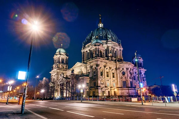 Catedral de Berlim ou Berliner Dom à noite, Berlim, Alemanha — Fotografia de Stock