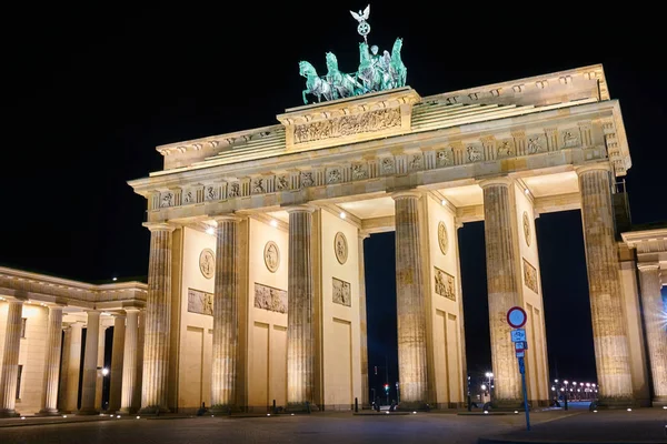 Brandenburger Tor (Portão de Brandemburgo) panorama, famoso marco i — Fotografia de Stock