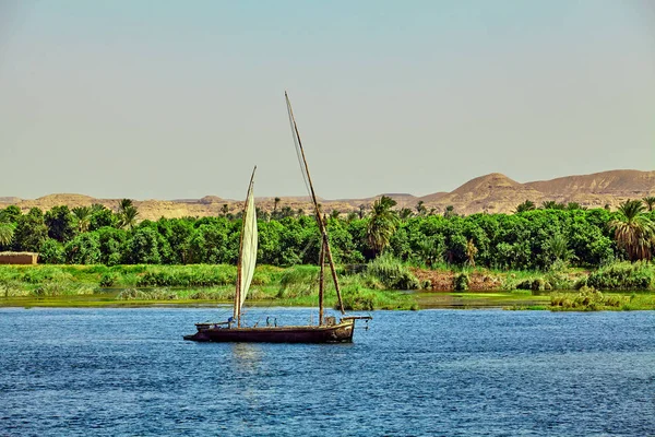 Barco en el río Nilo. Egipto — Foto de Stock