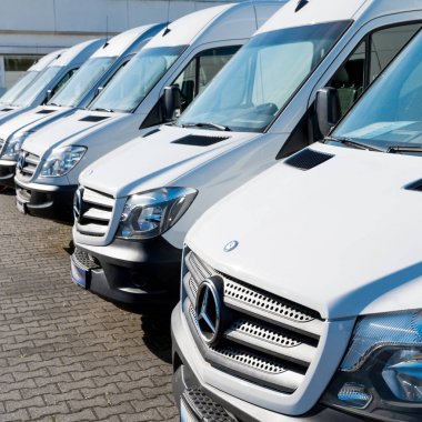 Mönchengladbach, Almanya - 30 Nisan 2017: Mercedes Benz showro