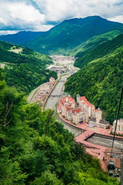 Sochi, Rusya Federasyonu - 21 Haziran, 2017: Rosa Khutor Alpine Resort. Krasna