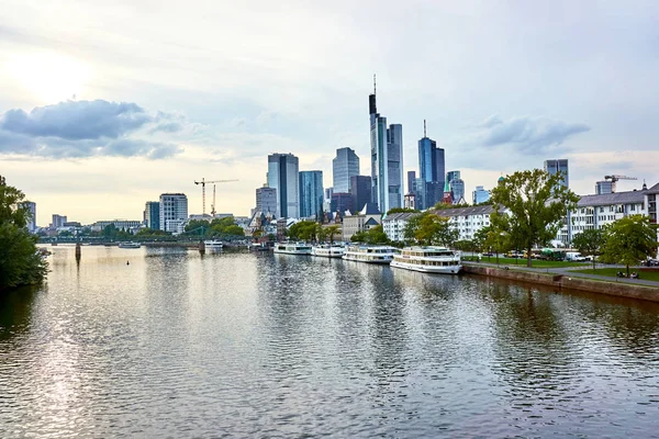 Frankfurt nad Menem, Niemcy - 20 września 2015: Widok Frankfu — Zdjęcie stockowe