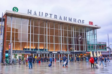 Köln, Almanya - 16 Kasım 2016: Merkez tren istasyonunda CI