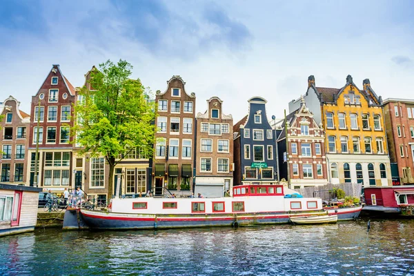 Amsterdam, Hollanda, 5 Eylül 2017: Amsterd kanalda