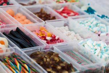 Tatlı bir satışa görüntülemek 