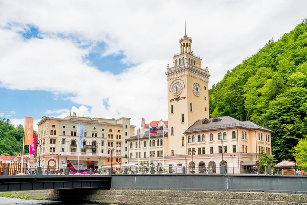 Sochi, Rusya Federasyonu - Haziran 21, 2017: Rosa Khutor Saat Kulesi ve infra