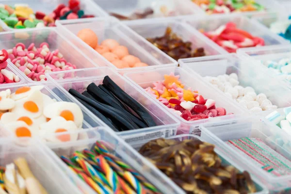 Tatlı bir satışa görüntülemek 