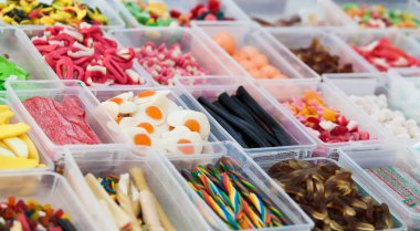 Tatlı bir satışa görüntülemek 