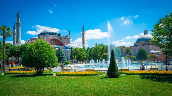 Istambu, Turkije juli 2017. Blauwe moskee in Istanbul, Turkije, Sult — Stockfoto