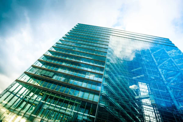 Skyscrapers low angle view. glass surface — Stock Photo, Image