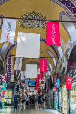 Istanbul, Türkiye - 12 Temmuz 2017: Kapalı Çarşı ile Istanbul'da 