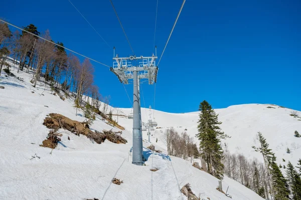 Sotschi Krasnaja Poljana. die Seilbahn auf rosa khutor, Sotschi, — Stockfoto