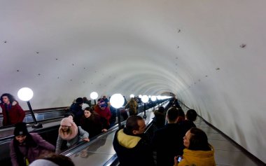 Moskova, Rusya - 22 Kasım 2016: Arbatskaya metro istasyonu. Bu