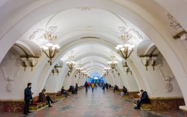 Moskova, Rusya - 22 Kasım 2016: Arbatskaya metro istasyonu. Bu