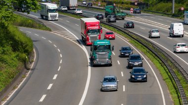 Düsseldorf, Almanya - 25 Nisan 2017: Karayolu ulaşım zekâ