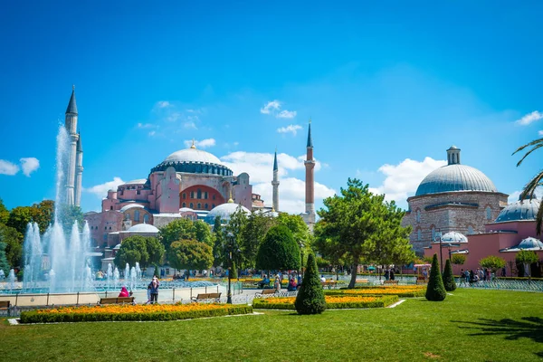 Istambu, Turkije juli 2017. Blauwe moskee in Istanbul, Turkije, Sult — Stockfoto