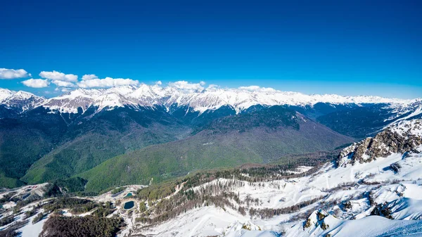 Kafkas Dağları. Güzel dağ manzarası — Stok fotoğraf