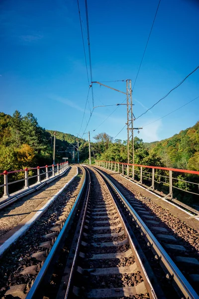 Railroad tracks. Klassieke spoorweg — Stockfoto