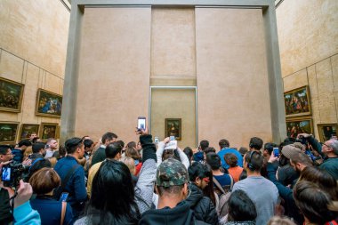 Paris, Fransa - 15 Şubat 2018: Ziyaretçi almak fotoğraf Leonar