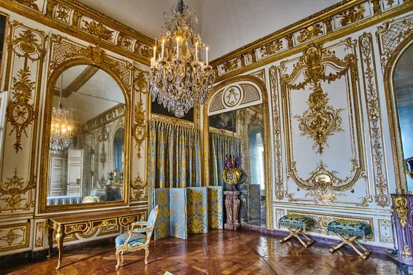 VERSAILES, FRANÇA - FEVEREIRO 14, 2018: Interior do Chateau de V — Fotografia de Stock