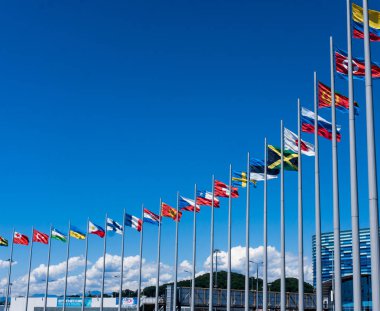 Soçi, Rusya - 16 Mayıs 2016. Olympic Park. Ülke bayrakları