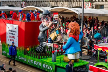 Köln, Almanya - 12 Şubat 2018: Karnaval geçit Tarih Februar
