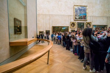 Paris, Fransa - 15 Şubat 2018: Ziyaretçi almak fotoğraf Leonar