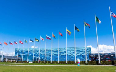 Soçi, Rusya - 16 Mayıs 2016. Olympic Park. Ülke bayrakları