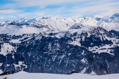 Güzel dağ manzarası. Kar Dağı