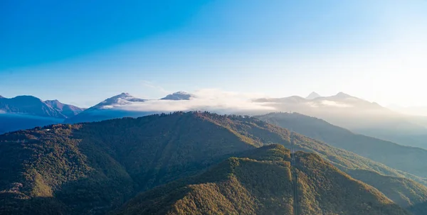 Prachtig uitzicht op de Alpen op zonnige herfstdag — Stockfoto