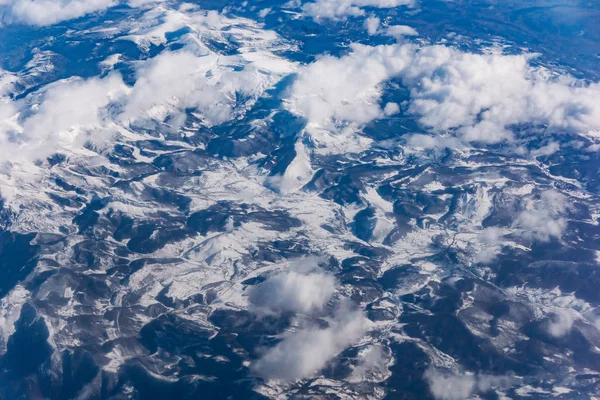 雲、飛行機の窓からの眺め — ストック写真