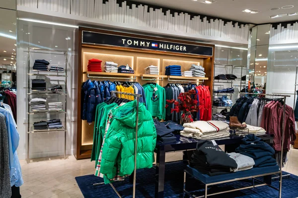 DUSSELDORF, GERMANY - 19 OCTOBER, 2019: Interior shot of Tommy H — Stock Photo, Image