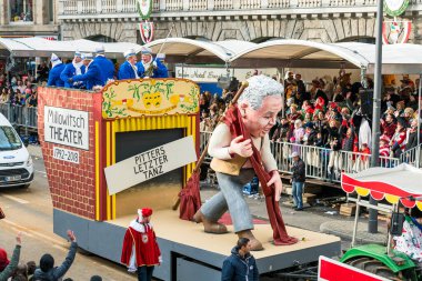 Köln, Almanya - 12 Şubat 2018: Rosenmontag Geçidi ( 
