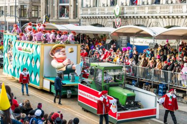 Köln, Almanya - 12 Şubat 2018: Rosenmontag Geçidi ( 