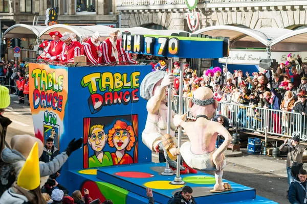 Köln, Almanya - 12 Şubat 2018: Rosenmontag Geçidi ( 