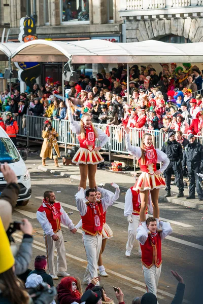 Colônia, Alemanha - 12 de fevereiro de 2018: Rosenmontag Parade (the — Fotografia de Stock