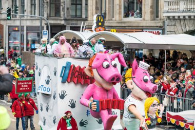 Köln, Almanya - 12 Şubat 2018: Rosenmontag Geçidi ( 