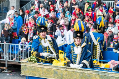 Köln, Almanya - 12 Şubat 2018: Kimliği belirsiz kişiler