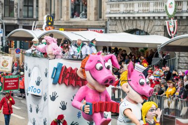 Köln, Almanya - 12 Şubat 2018: Kimliği belirsiz kişiler
