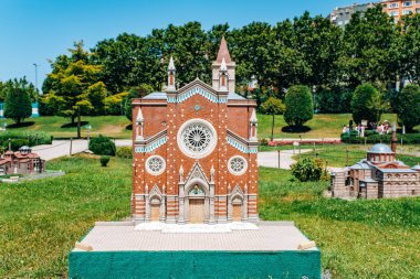 İstanbul, Türkiye-12 Temmuz 2017: St. Antoines Kilisesi 'nin kopyası. Miniatürk Parkı İstanbul 'da bulunuyor