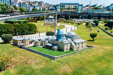 İstanbul, Türkiye-12 Temmuz 2017: Minyatür Park 'taki Mevlana mozolesinin birebir kopyası