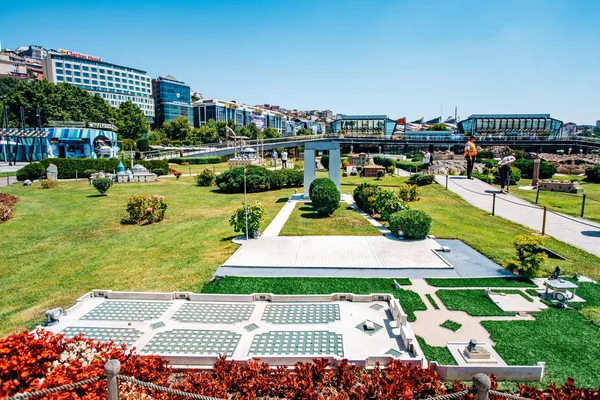 İstanbul, Türkiye-12 Temmuz 2017: Minyatür Park 'taki kanakkale şehitlerine ait anıtın tam kopyası