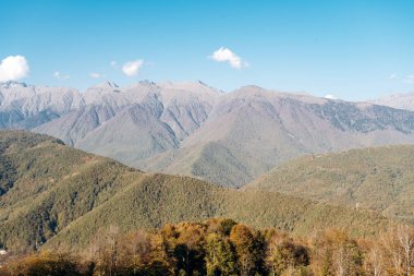 Yıllar boyunca güzel manzaralar. Dağ manzarası çok güzel. Güzel dağlar ve gökyüzü