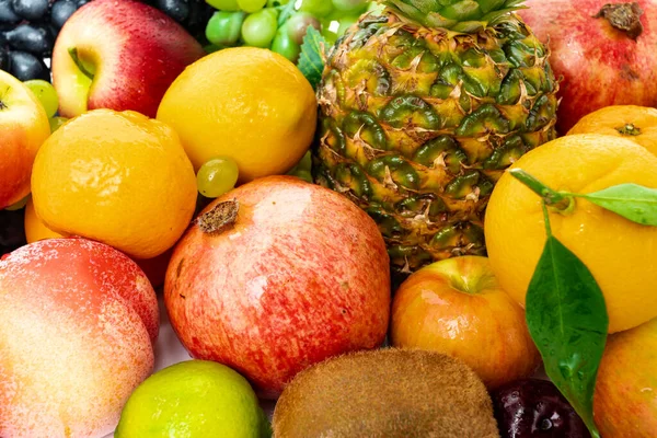 Fondo alimentario ecológico. frutas diferentes — Foto de Stock