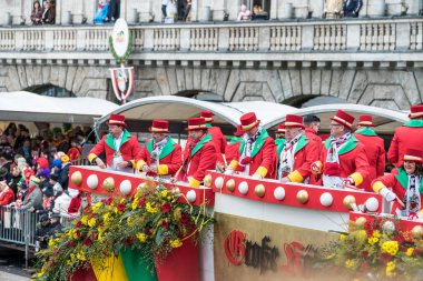 Köln, Almanya - 12 Şubat 2018: Kimliği belirsiz kişiler