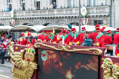 Köln, Almanya - 12 Şubat 2018: Kimliği belirsiz kişiler